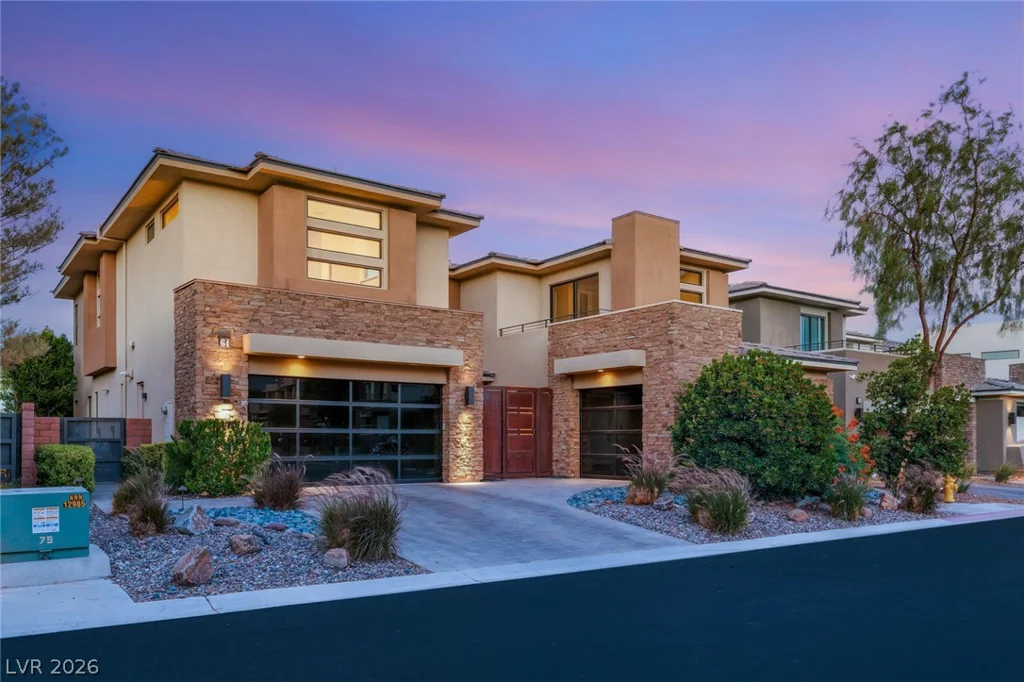 64 Grey Feather, Las Vegas, NV 89135