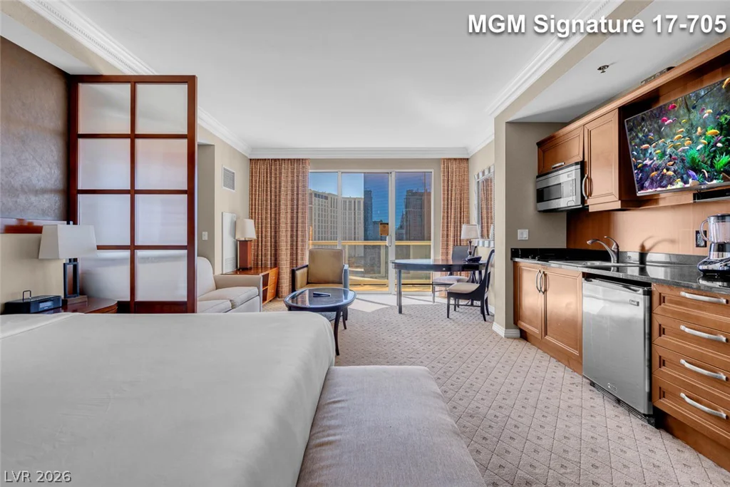 135 Harmon, Las Vegas, NV 89109