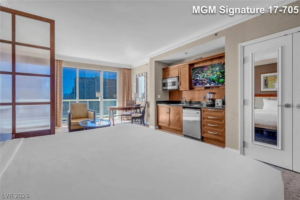 135 Harmon, Las Vegas, NV 89109