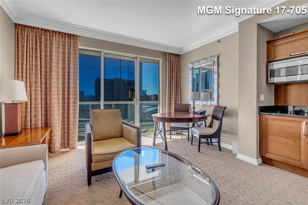 135 Harmon, Las Vegas, NV 89109