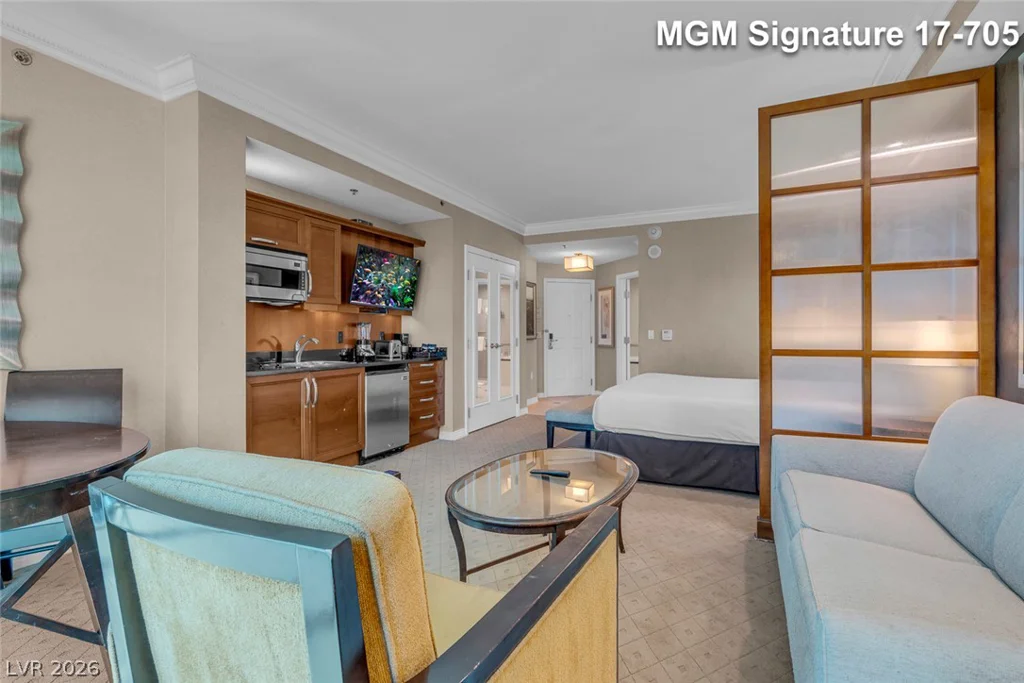 135 Harmon, Las Vegas, NV 89109