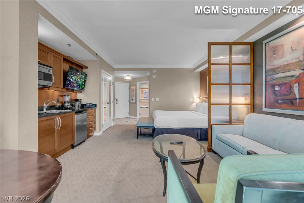 135 Harmon, Las Vegas, NV 89109
