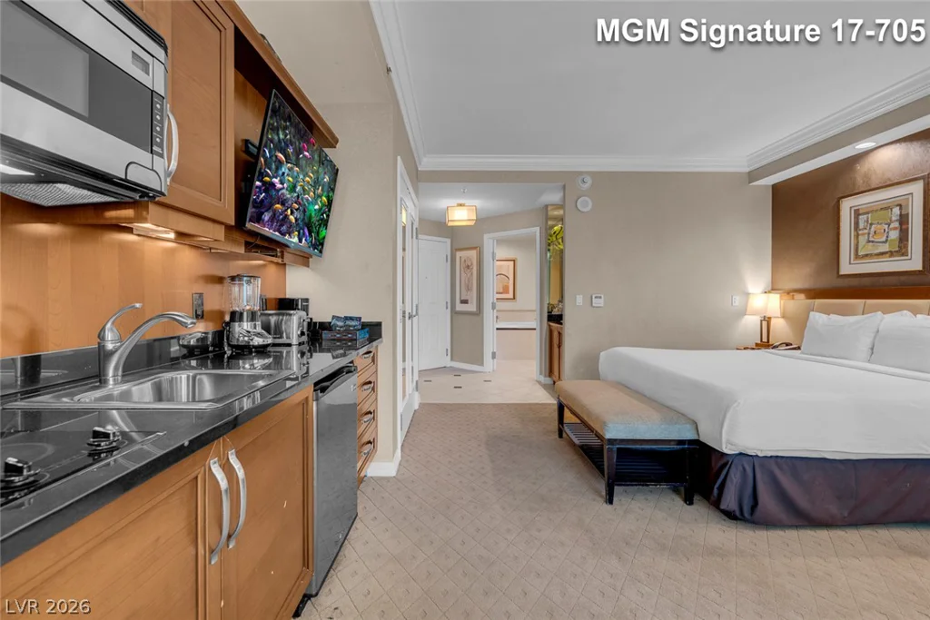 135 Harmon, Las Vegas, NV 89109