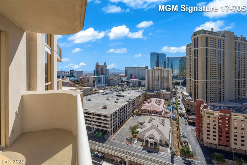 135 Harmon, Las Vegas, NV 89109
