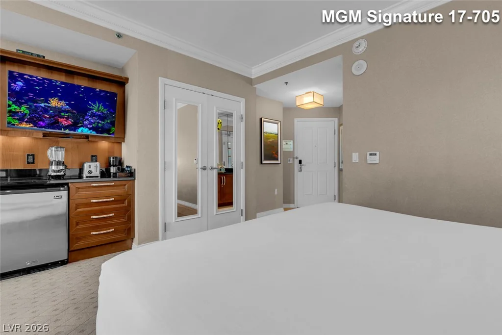 135 Harmon, Las Vegas, NV 89109