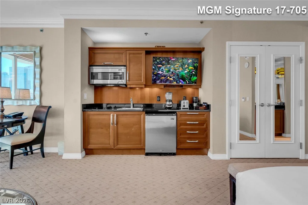 135 Harmon, Las Vegas, NV 89109