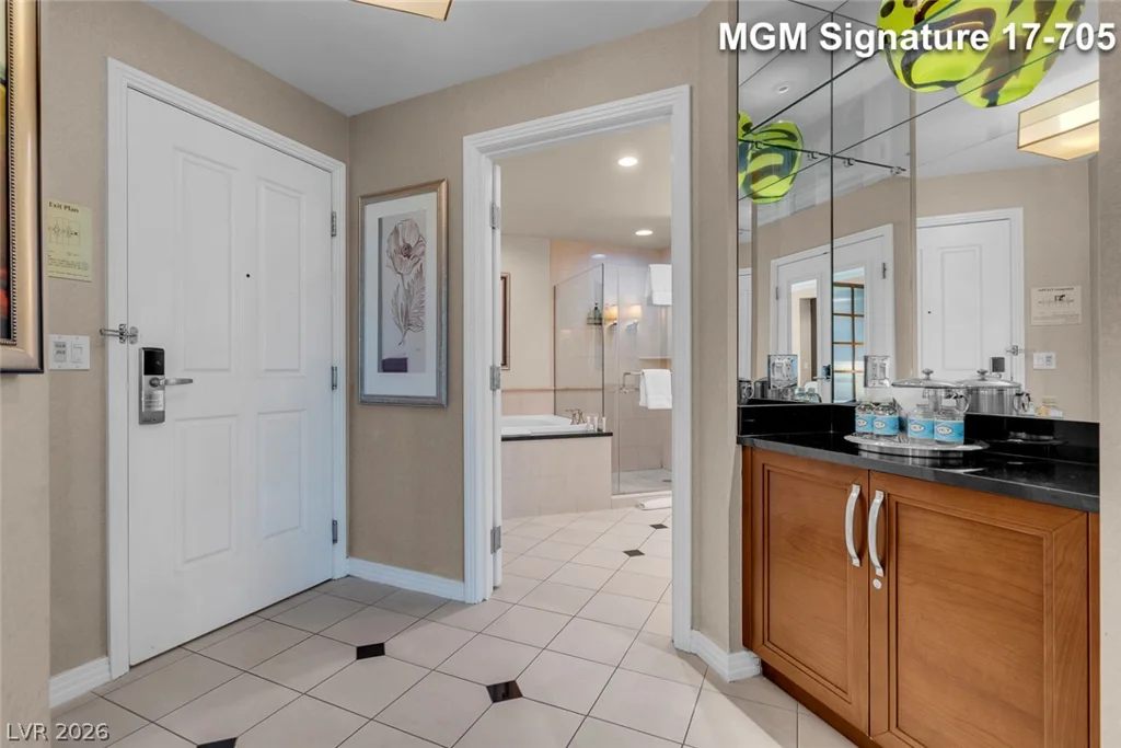 135 Harmon, Las Vegas, NV 89109