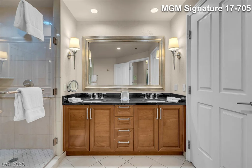 135 Harmon, Las Vegas, NV 89109