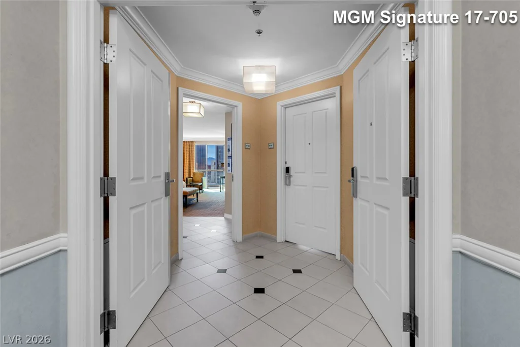 135 Harmon, Las Vegas, NV 89109