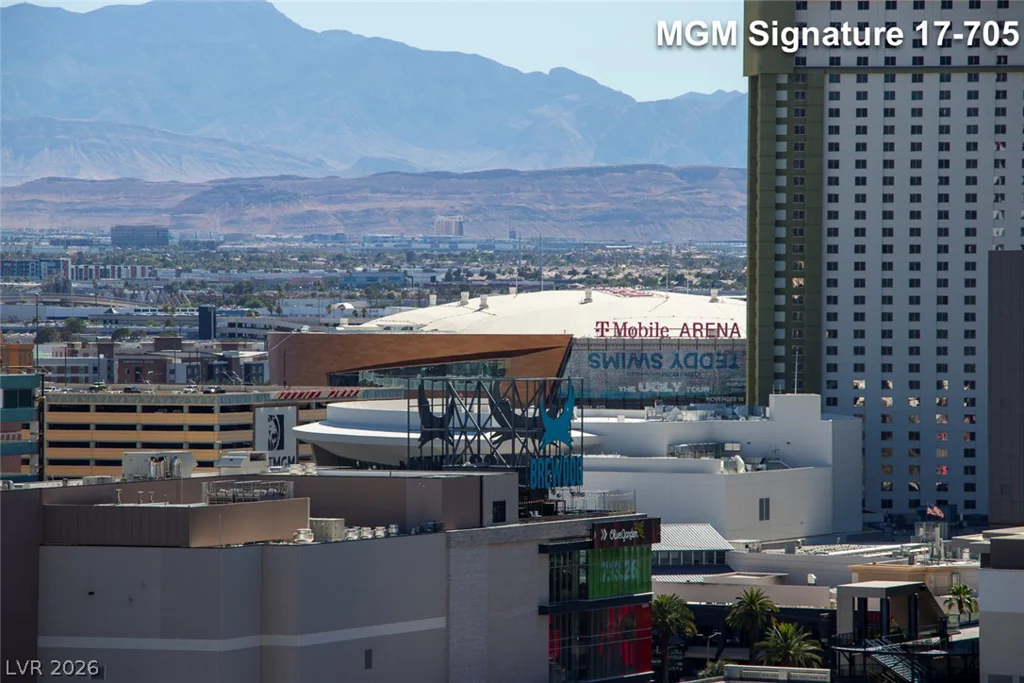 135 Harmon, Las Vegas, NV 89109
