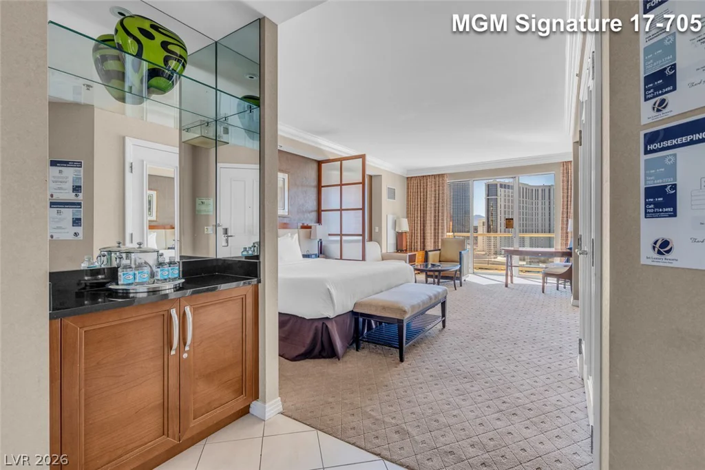 135 Harmon, Las Vegas, NV 89109