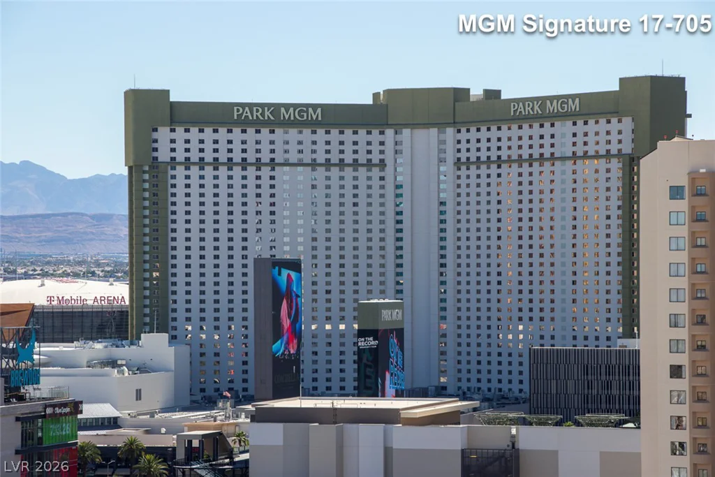 135 Harmon, Las Vegas, NV 89109