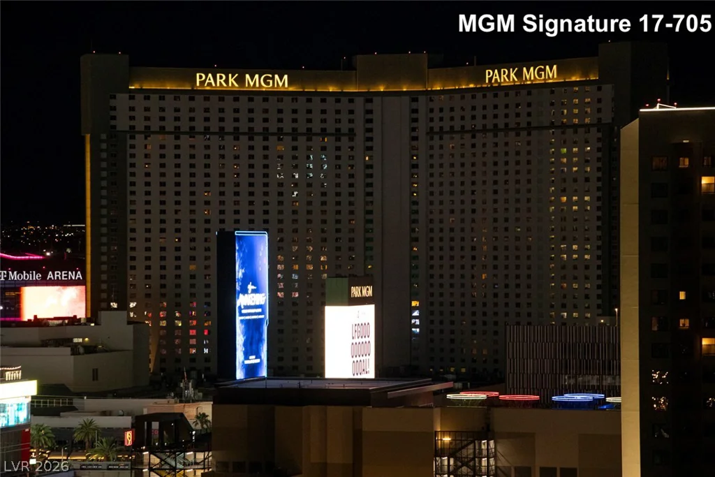 135 Harmon, Las Vegas, NV 89109
