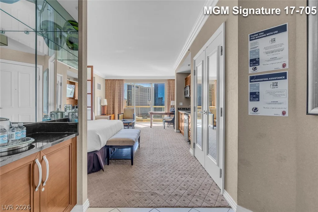 135 Harmon, Las Vegas, NV 89109