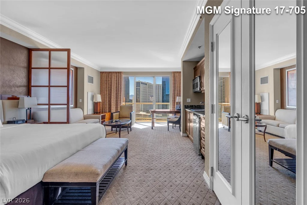 135 Harmon, Las Vegas, NV 89109