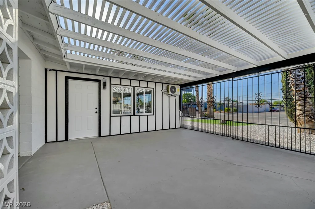 923 Laramore, Las Vegas, NV 89119