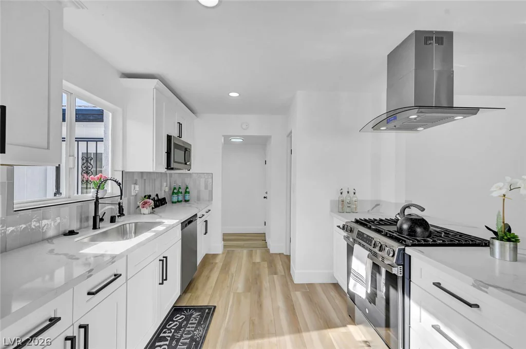 923 Laramore, Las Vegas, NV 89119