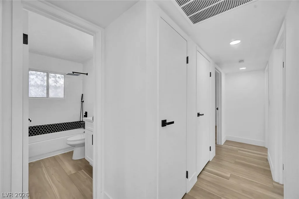 923 Laramore, Las Vegas, NV 89119