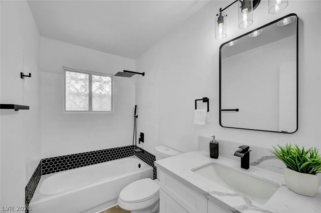 923 Laramore, Las Vegas, NV 89119