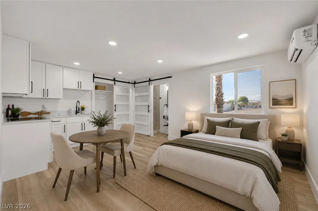 923 Laramore, Las Vegas, NV 89119