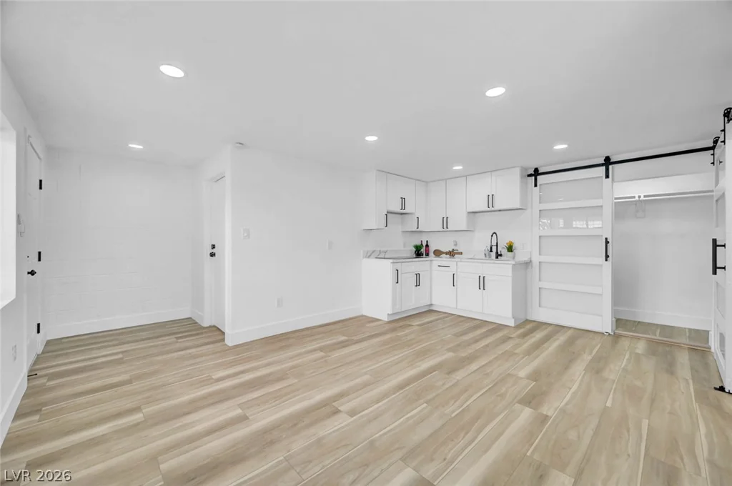 923 Laramore, Las Vegas, NV 89119