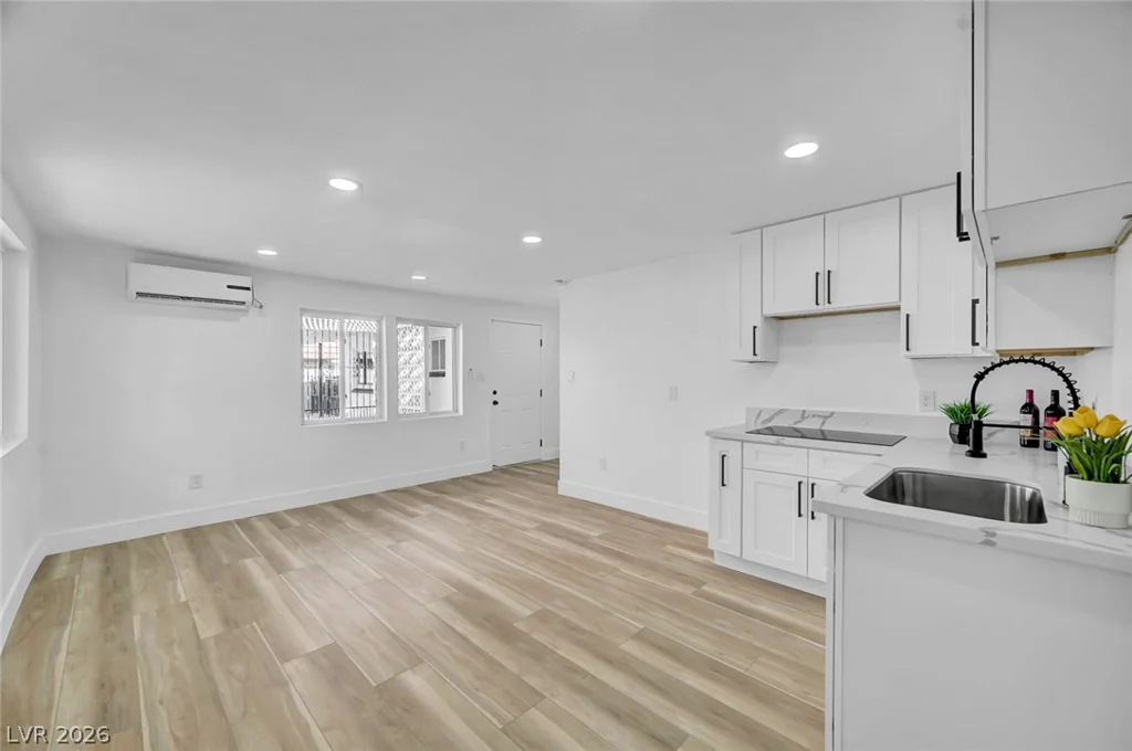 923 Laramore, Las Vegas, NV 89119