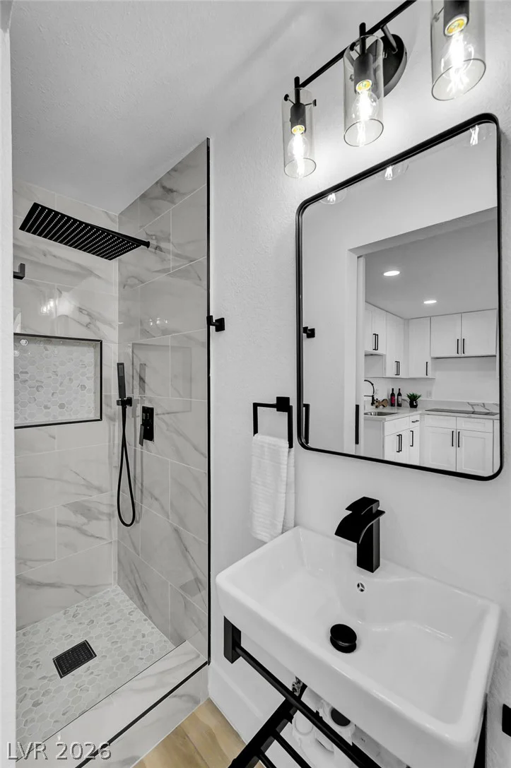923 Laramore, Las Vegas, NV 89119
