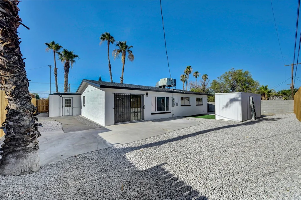 923 Laramore, Las Vegas, NV 89119