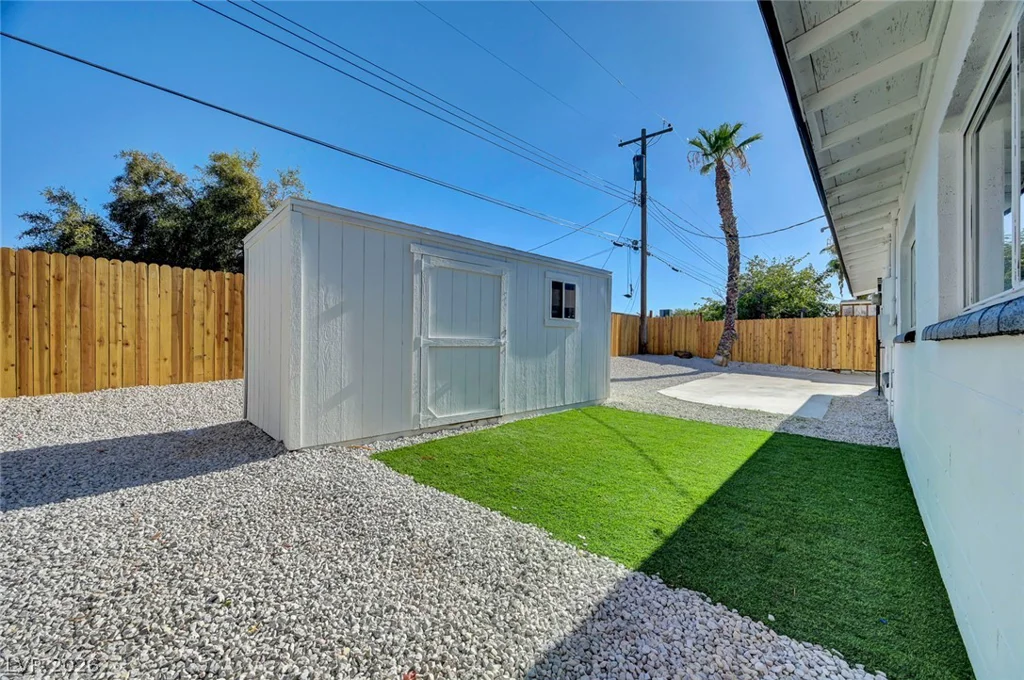 923 Laramore, Las Vegas, NV 89119