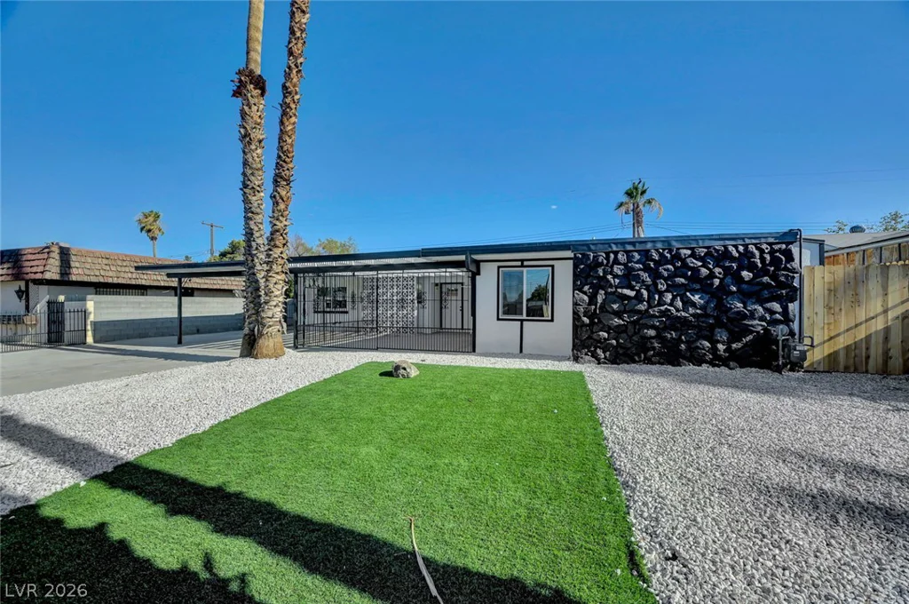 923 Laramore, Las Vegas, NV 89119