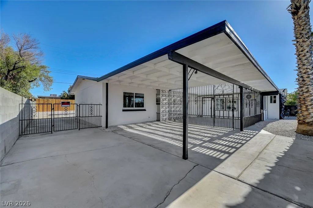 923 Laramore, Las Vegas, NV 89119