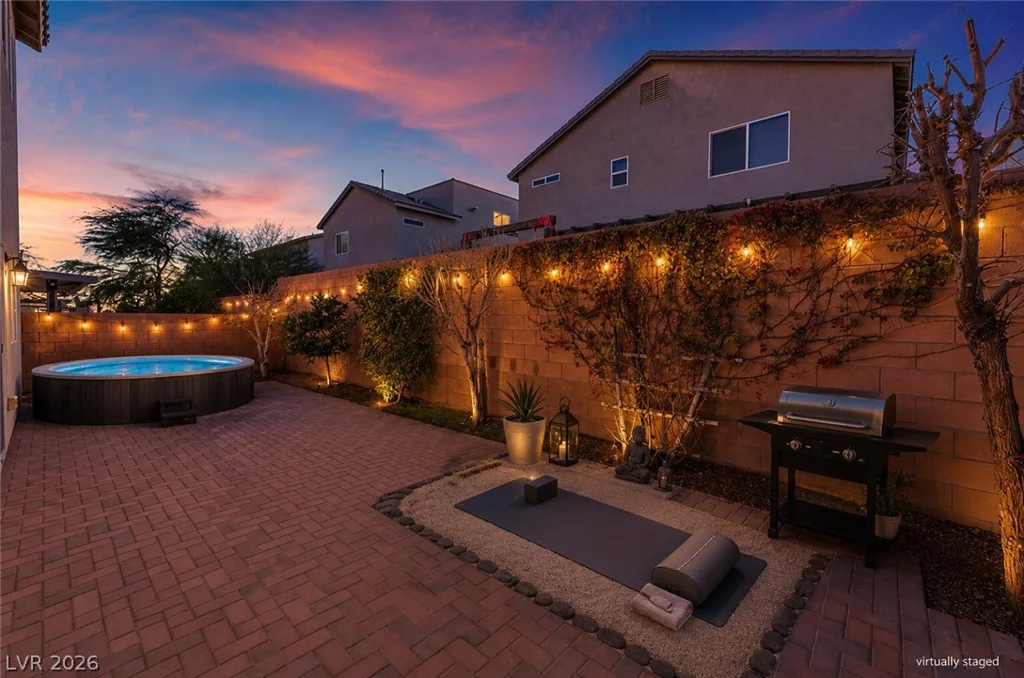 7733 Pyrenees Park, Las Vegas, NV 89113