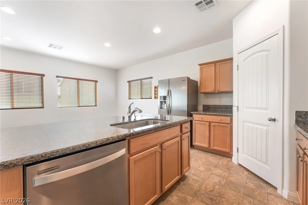 7733 Pyrenees Park, Las Vegas, NV 89113