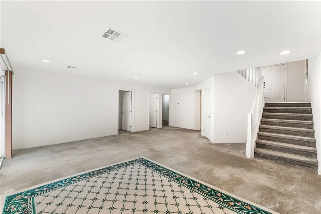 7733 Pyrenees Park, Las Vegas, NV 89113