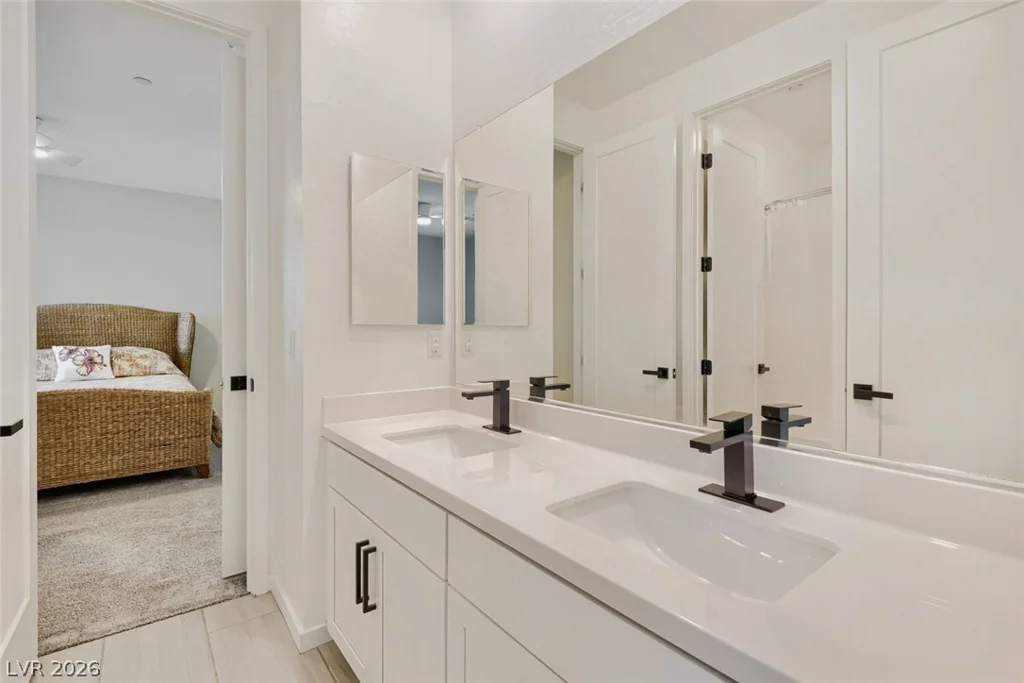 707 Glowing Horizon, Henderson, NV 89052