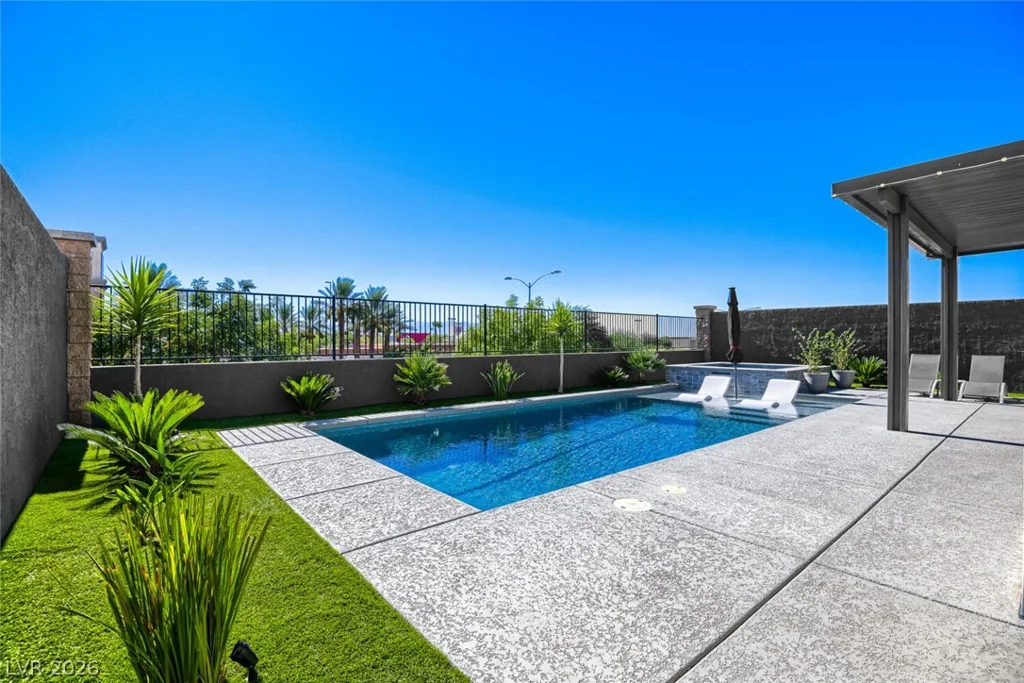 707 Glowing Horizon, Henderson, NV 89052