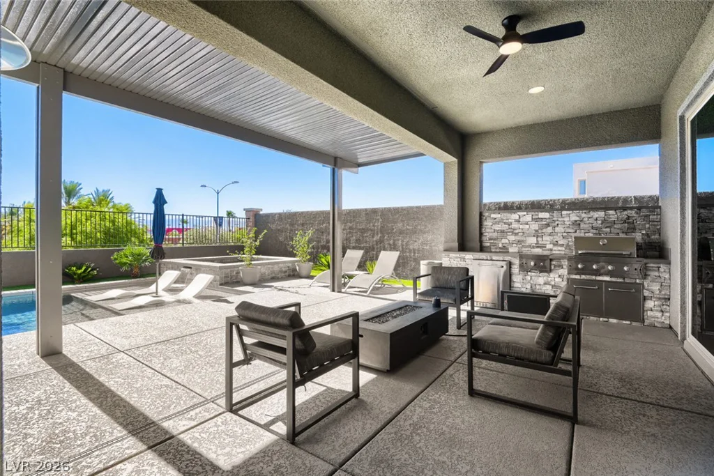 707 Glowing Horizon, Henderson, NV 89052