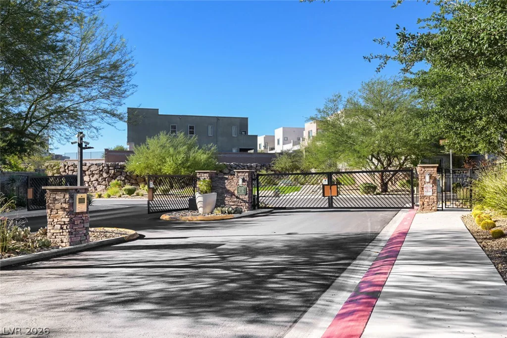 707 Glowing Horizon, Henderson, NV 89052
