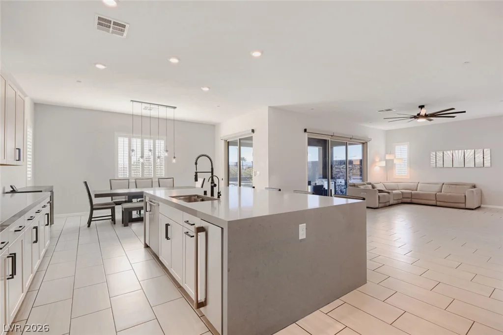 707 Glowing Horizon, Henderson, NV 89052