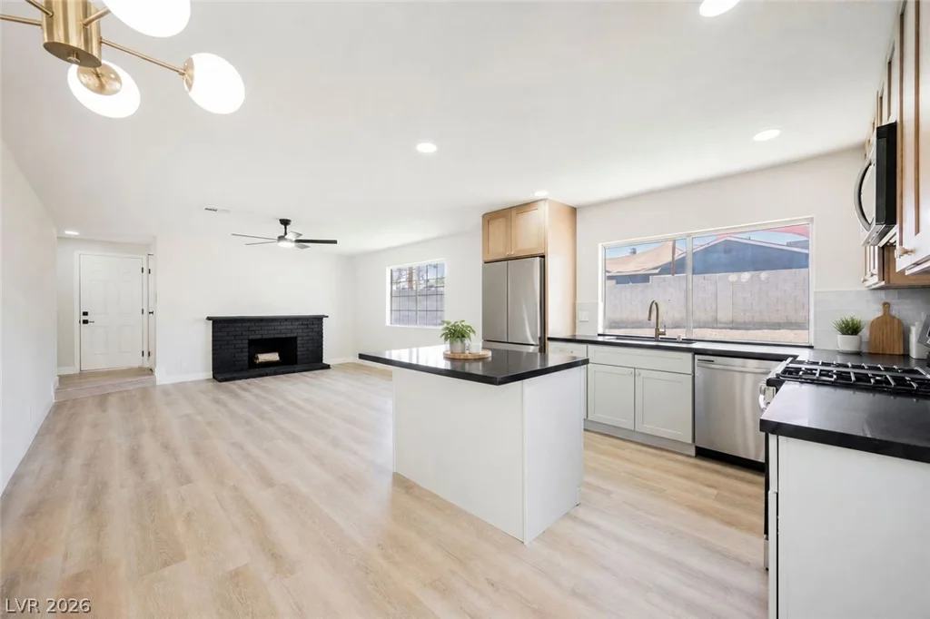 6800 Legalla, Las Vegas, NV 89156