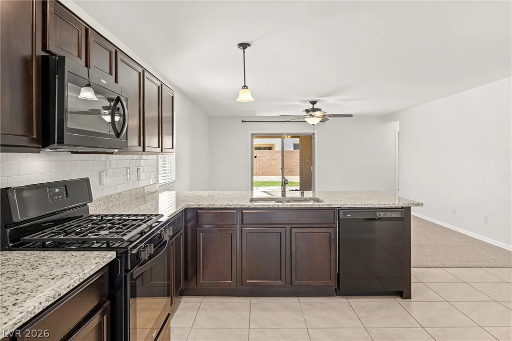 4568 Velvet Oak, Las Vegas, NV 89115