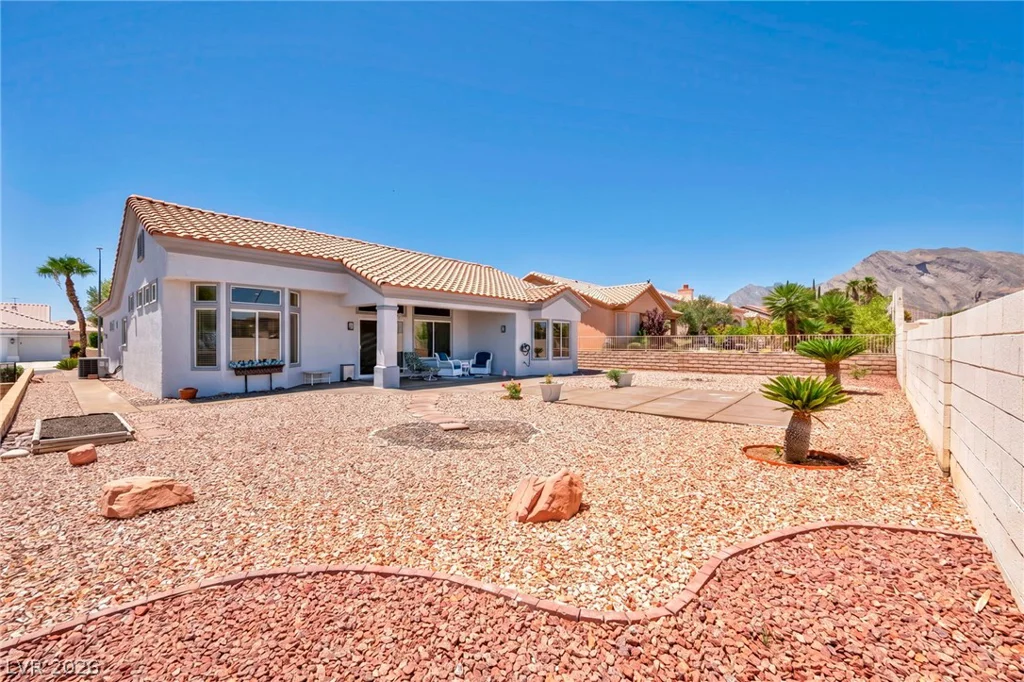 10020 Villa Ridge, Las Vegas, NV 89134