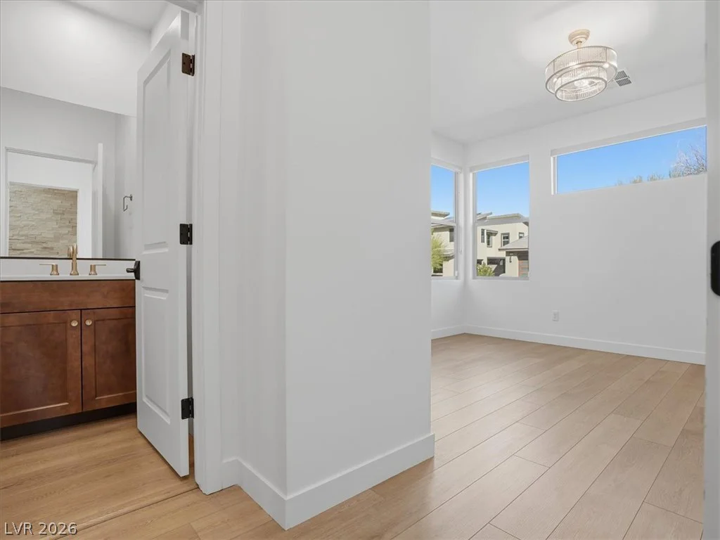 9725 Starlight Ridge, Las Vegas, NV 89148