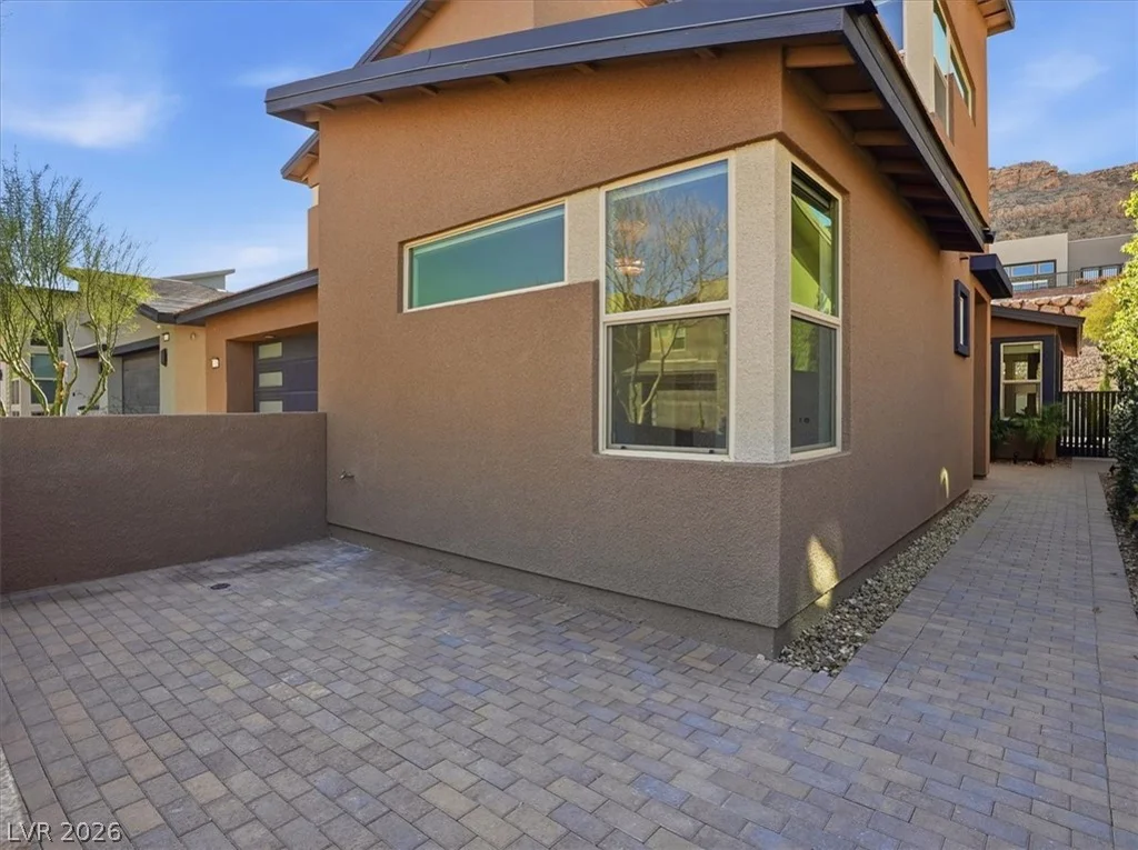 9725 Starlight Ridge, Las Vegas, NV 89148