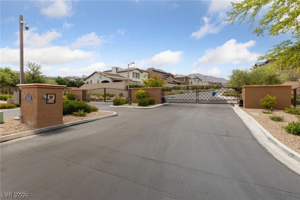 367 Pollino Peaks, Las Vegas, NV 89138