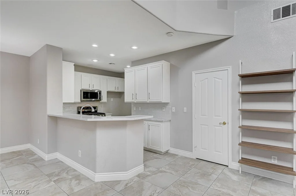 933 Bannockburn, Las Vegas, NV 89145