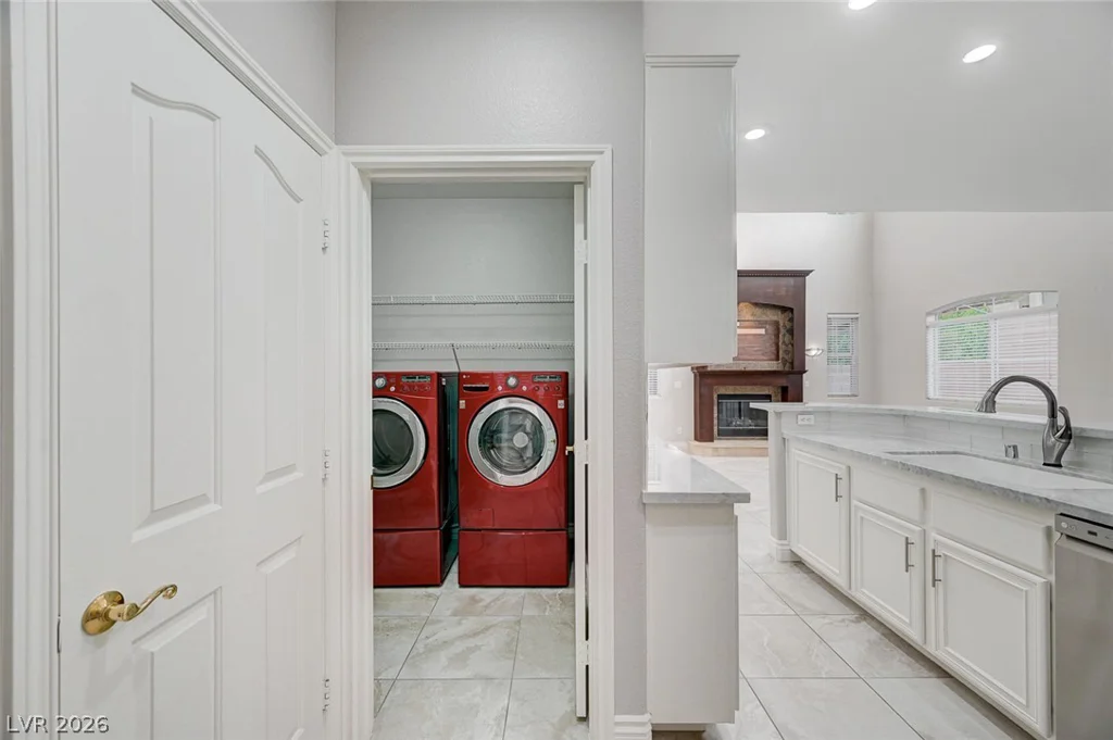933 Bannockburn, Las Vegas, NV 89145