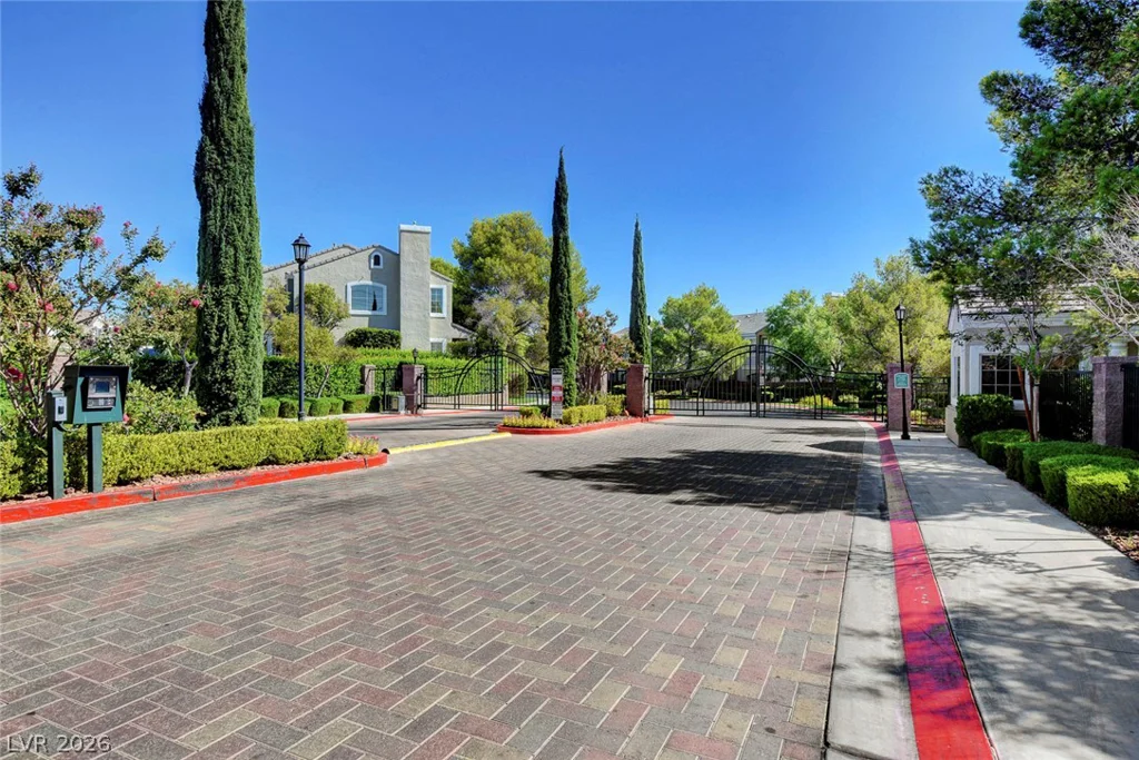 933 Bannockburn, Las Vegas, NV 89145