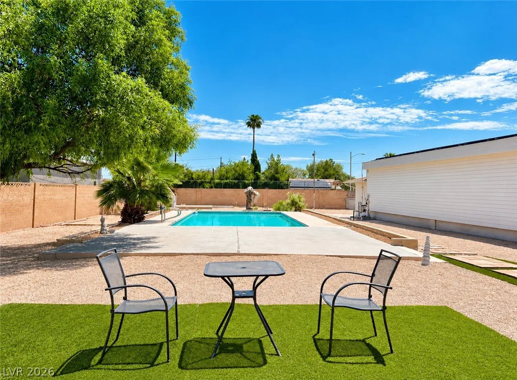 845 Kenny, Las Vegas, NV 89107