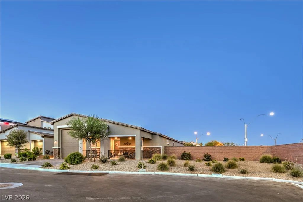 10090 Desert Azure, Las Vegas, NV 89178